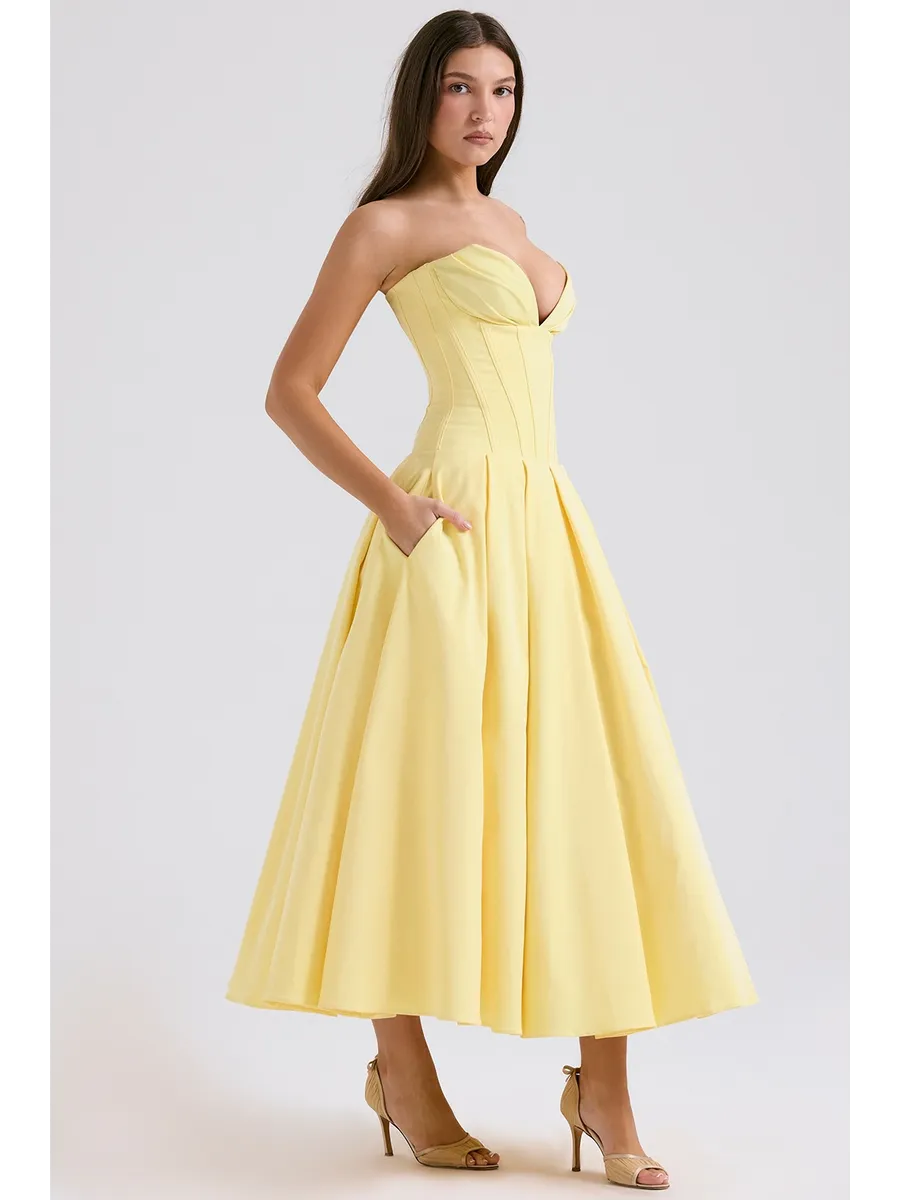 Robe mi-longue sans bretelles pour le printemps et l'été