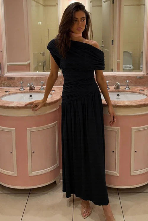 Robe longue de soirée à découpes asymétriques