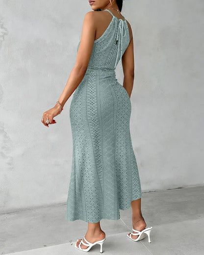 Robe à encolure dos nu, croisée sur le devant, en tricot jacquard texturé avec fente