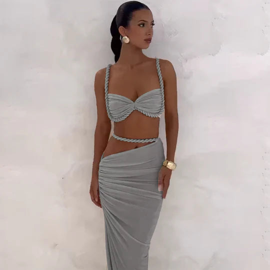 Tvådelat set för damer med tvinnade remmar