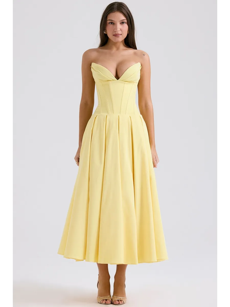 Robe mi-longue sans bretelles pour le printemps et l'été