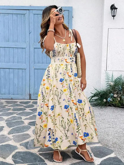 Robe longue à bretelles imprimée feuilles