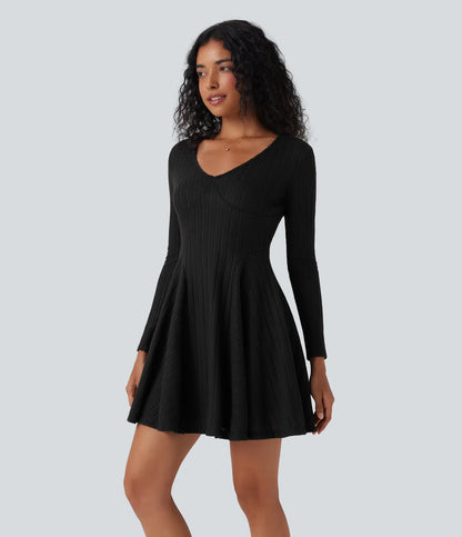 Mini-robe décontractée évasée à manches longues et col en V, en maille côtelée, pour femme