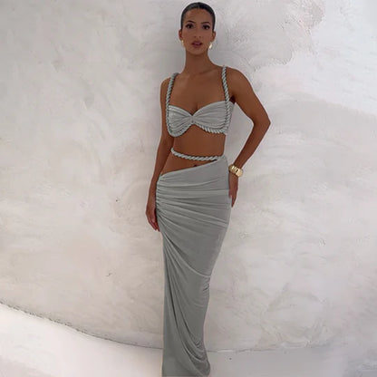 Tvådelat set för damer med tvinnade remmar