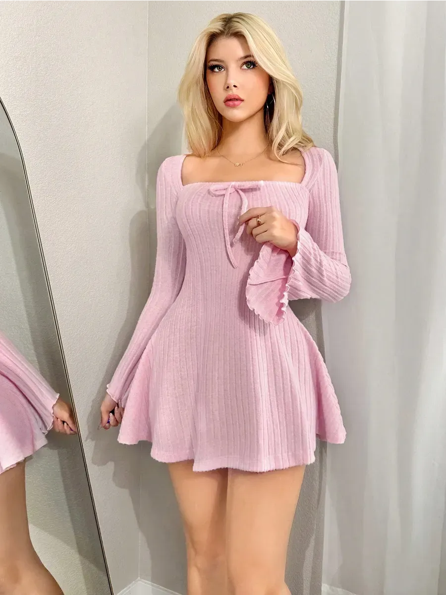 Robe à côtes courtes