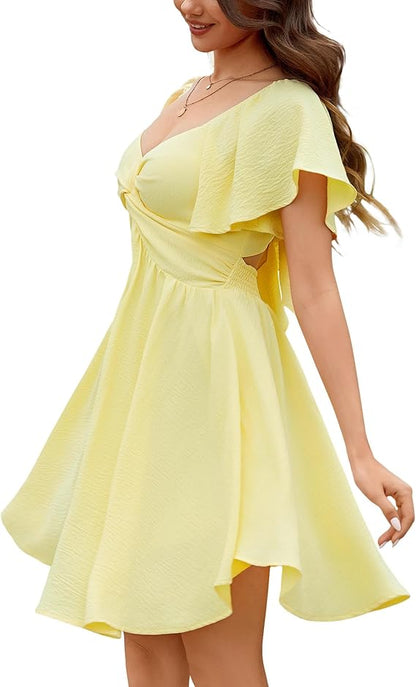 Damklänning med hjärtformad halsringning och knut framtill