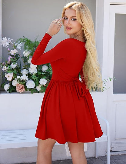 Mini-robe décontractée à manches longues et encolure carrée