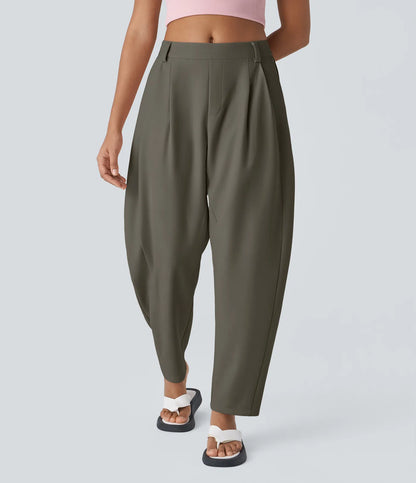 Dambyxor med medelhöjd midja, fickor och rundade ben – arbetsbyxor