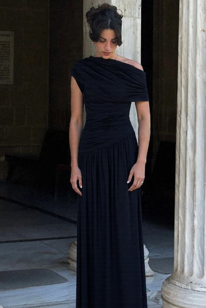 Robe longue de soirée à découpes asymétriques