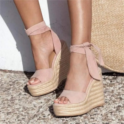 Sandales à talons compensés et lacets pour femme