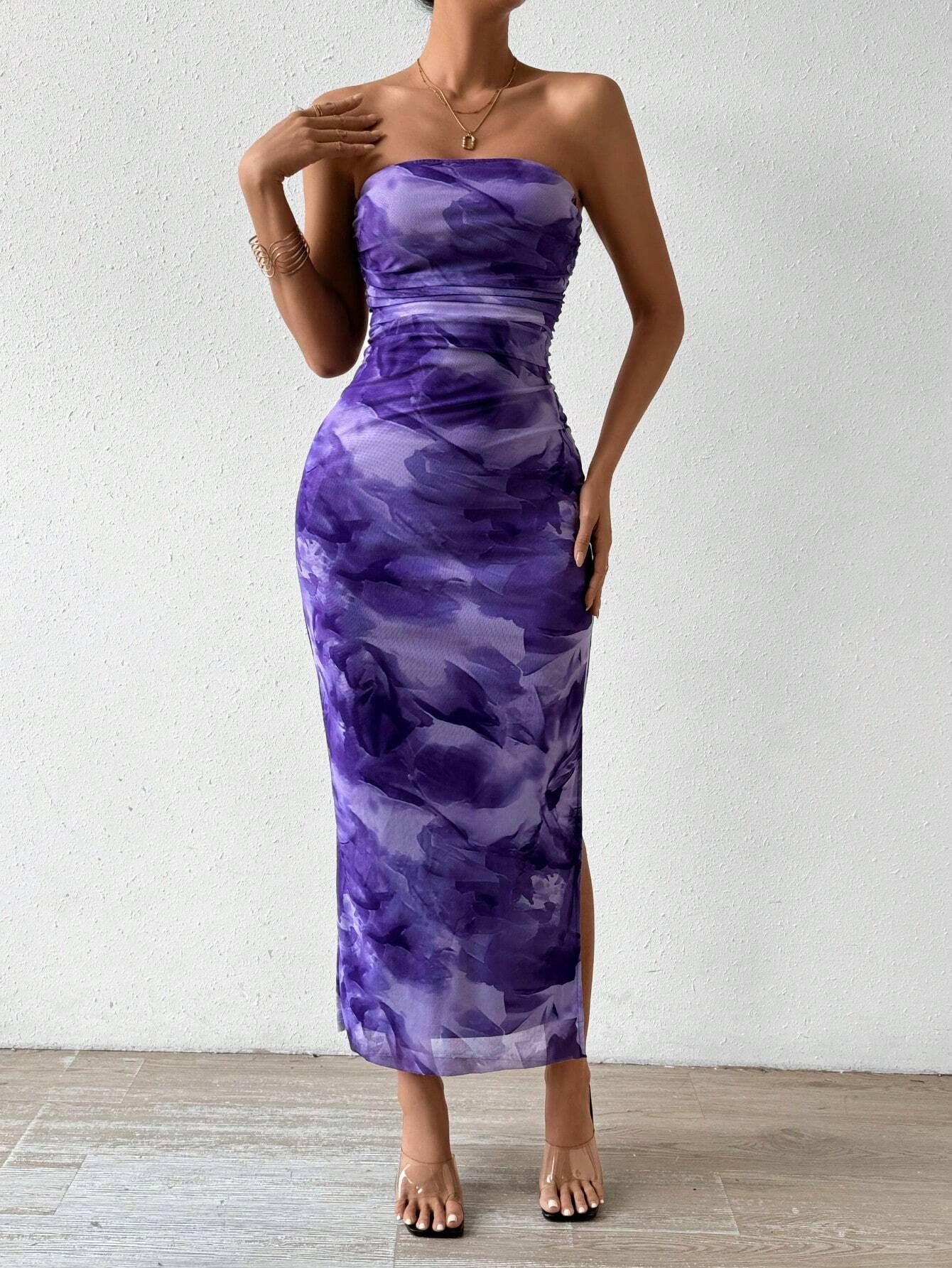 Kleid mit seitlichem Schlitz und Druckmuster