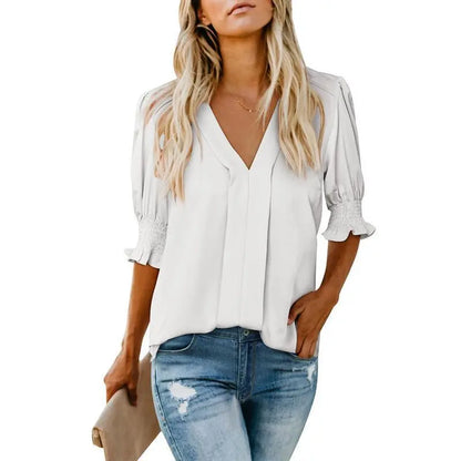 Joli haut à col en V et manches à volants