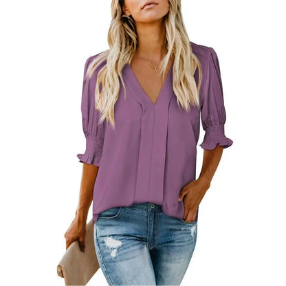 Joli haut à col en V et manches à volants