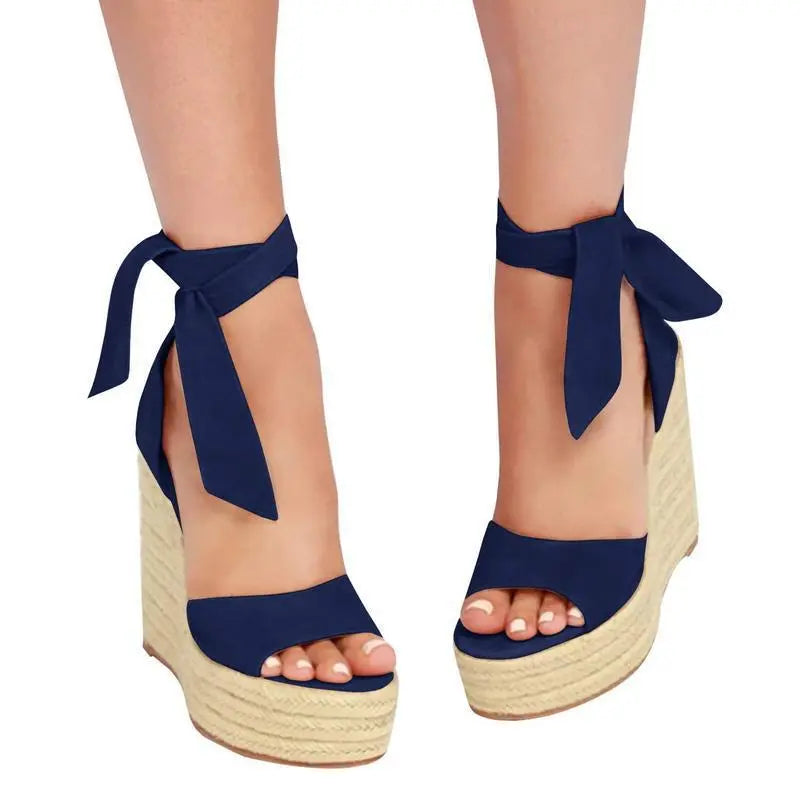 Sandales à talons compensés et lacets pour femme