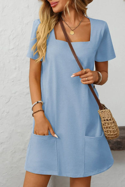 Mini-robe à col carré et manches courtes Mandy