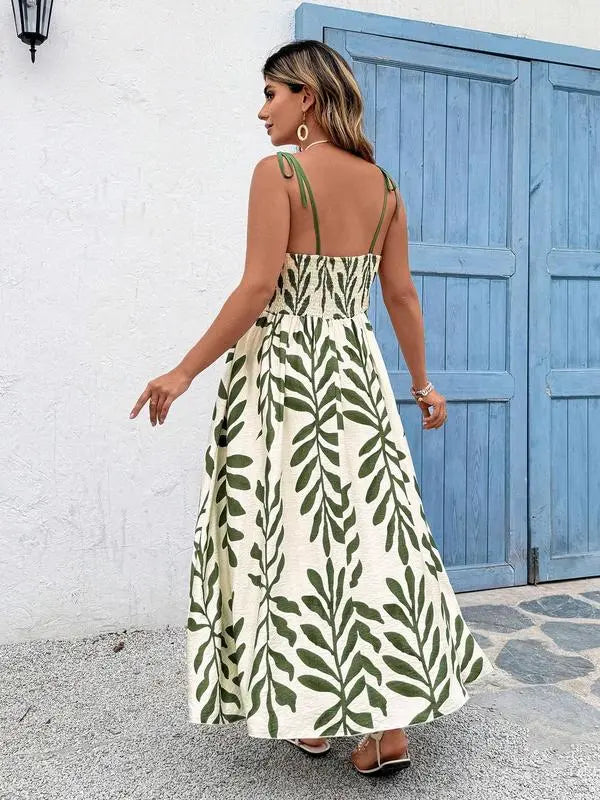 Robe longue à bretelles imprimée feuilles