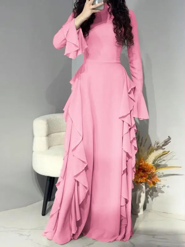 Weihnachtskleid mit tailliertem Schnitt und ausgestellten Ärmeln